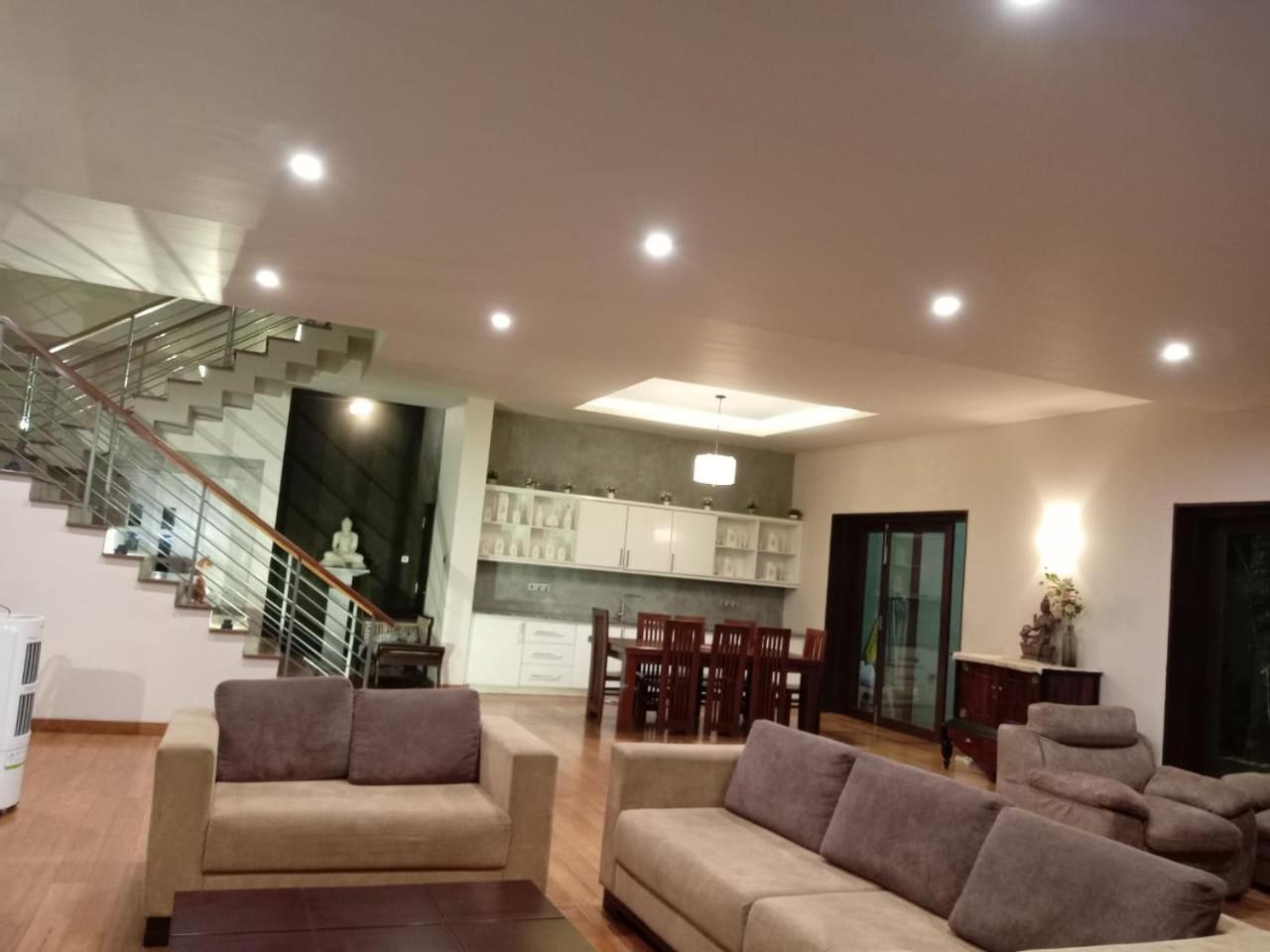 Thalangama Lakeview Lodge Battaramulla Extérieur photo