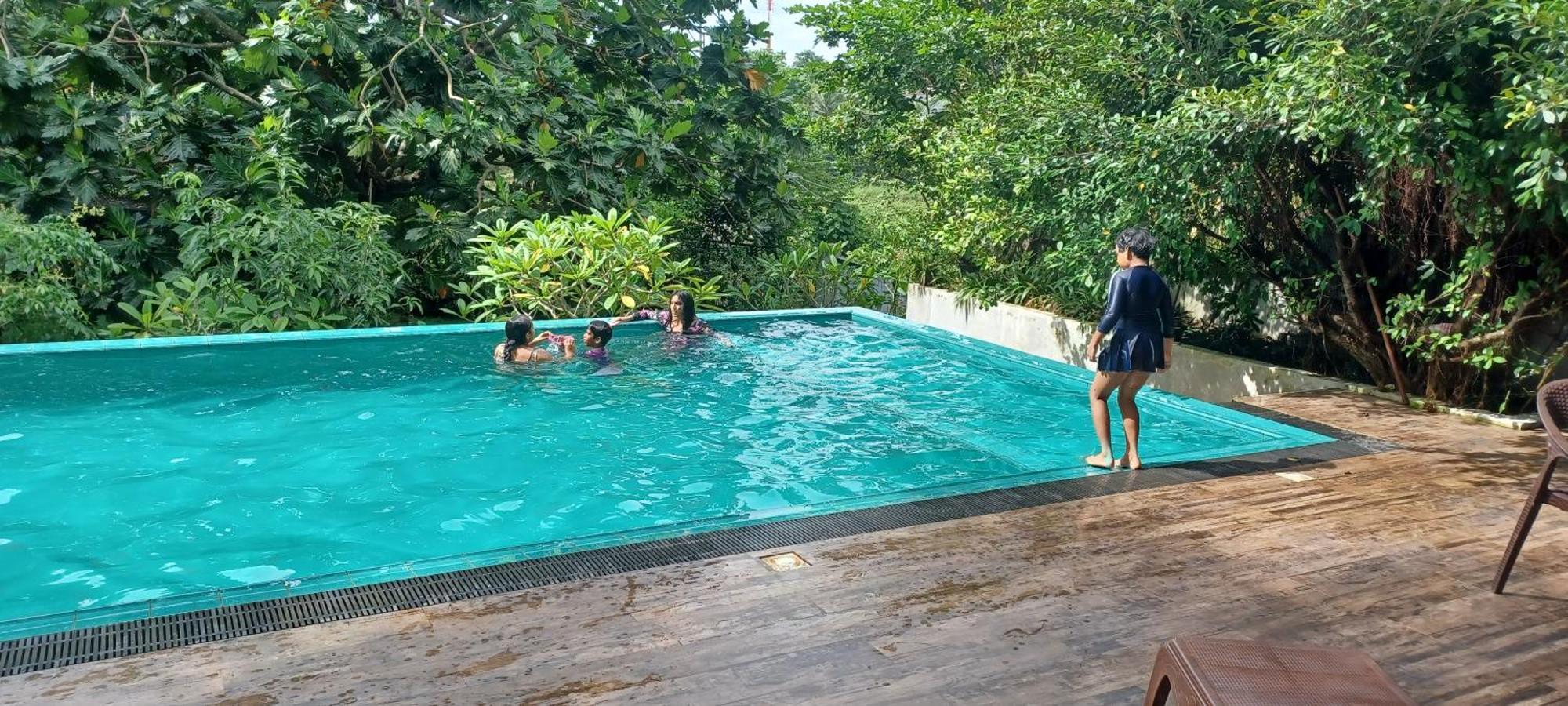 Thalangama Lakeview Lodge Battaramulla Extérieur photo